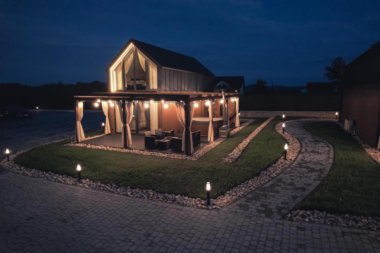 Village Resort Sauna & Jacuzzi & Netflix Tworkowa Dış mekan fotoğraf