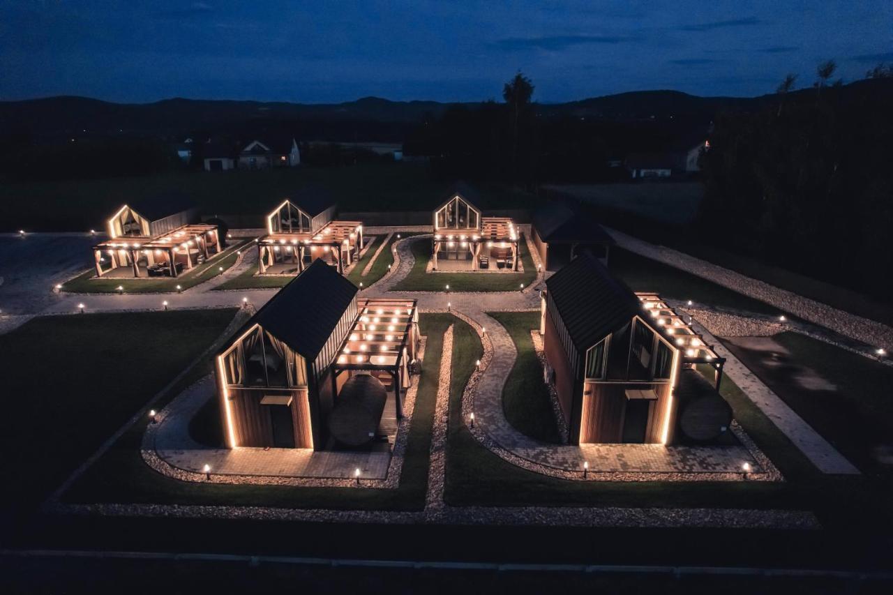 Village Resort Sauna & Jacuzzi & Netflix Tworkowa Dış mekan fotoğraf